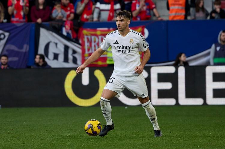 让他备受批, 而且短期内 让他备受批, 而且短期内